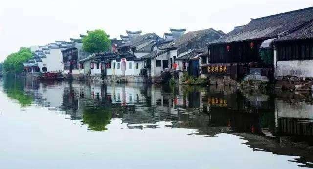 违规驾校藏匿山顶 被无人机一眼“揪出”